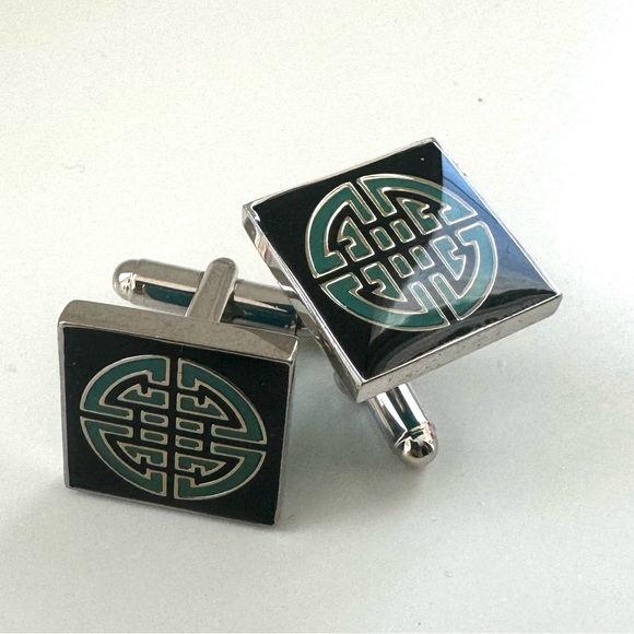 SHANGHAI TANG's elegant cufflinks. - Picture 4 of 4